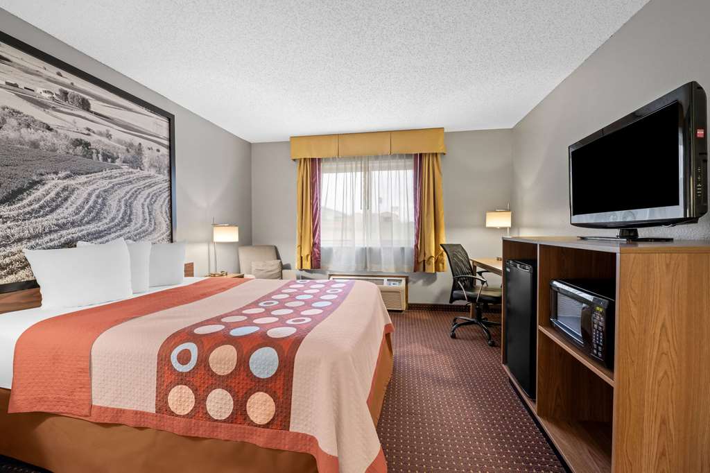 Super 8 by Wyndham Waverly - photo 22