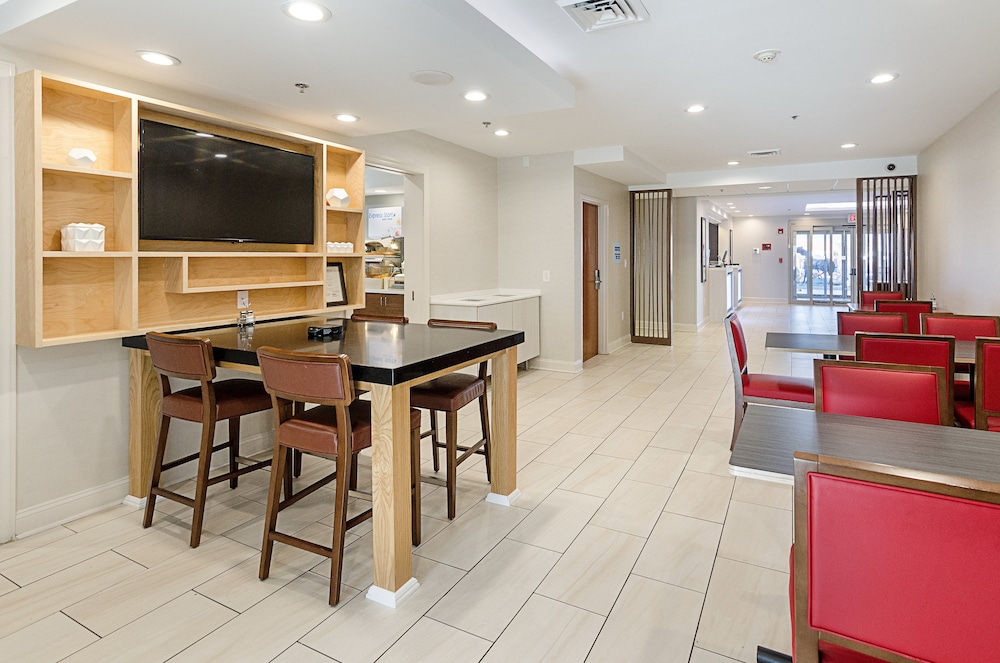 Holiday Inn Express Lexington by IHG - photo 19