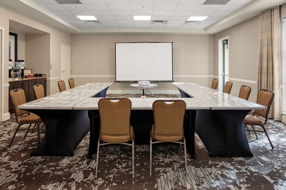 Hilton Garden Inn Atlanta Perimeter Center - photo 35