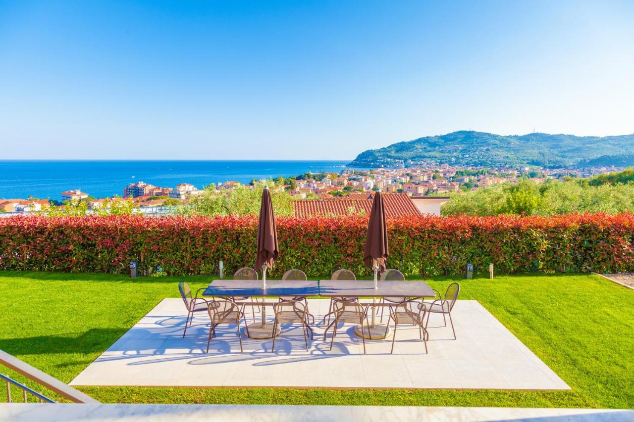 Appartamenti Villa il Poggiolo — 4-Star Luxury Hotel in Diano Marina, Italy