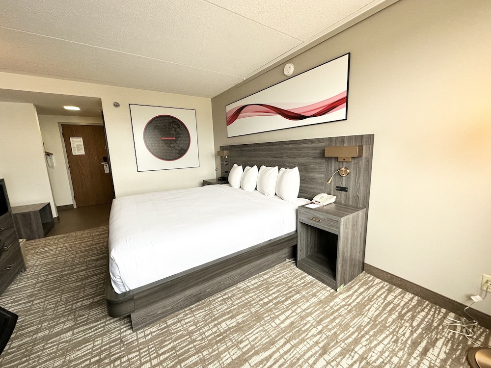 Ramada by Wyndham Cedar Rapids - photo 23