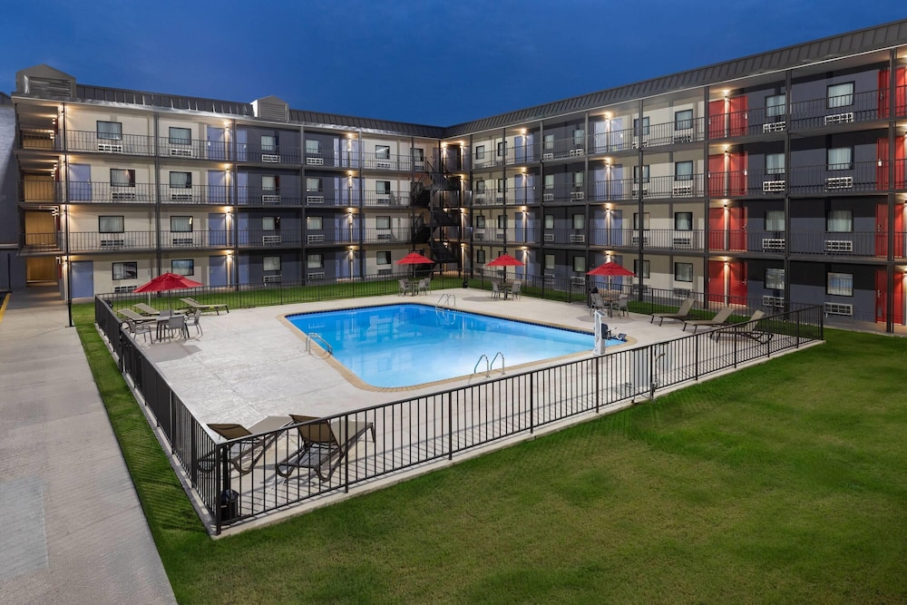 Ramada By Wyndham Kenner New Orleans Airport South - photo 31