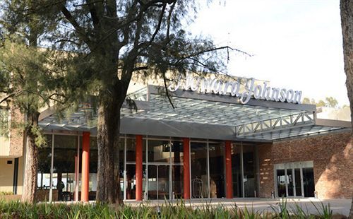 Howard Johnson Resort Spa Y Convention Center Luja in Lujan, Argentina