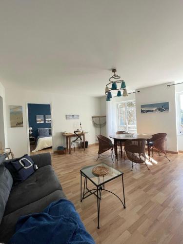 Escale a Ploumanac’h in Perros-Guirec, France