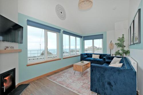 Cliff Top Cottage with Sea Views — 4-Star Luxury Hotel in Portknockie, United Kingdom