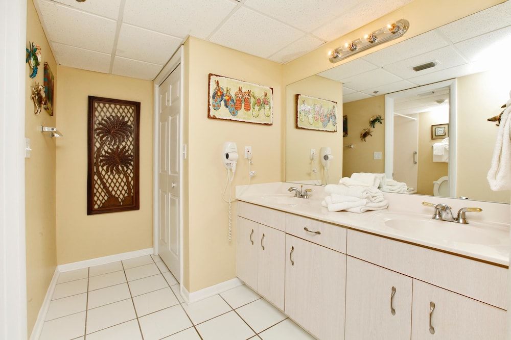 Long Beach Resort by Panhandle Getaways - photo 3