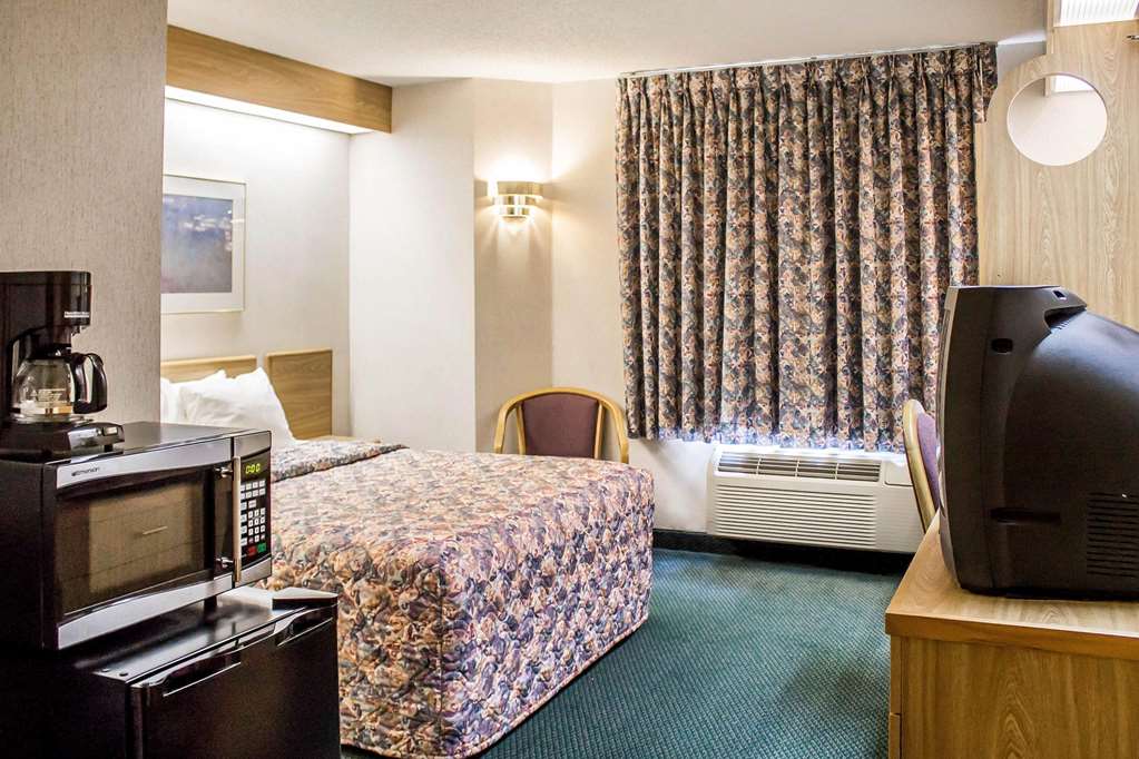 Rodeway Inn Abbotsford - photo 5