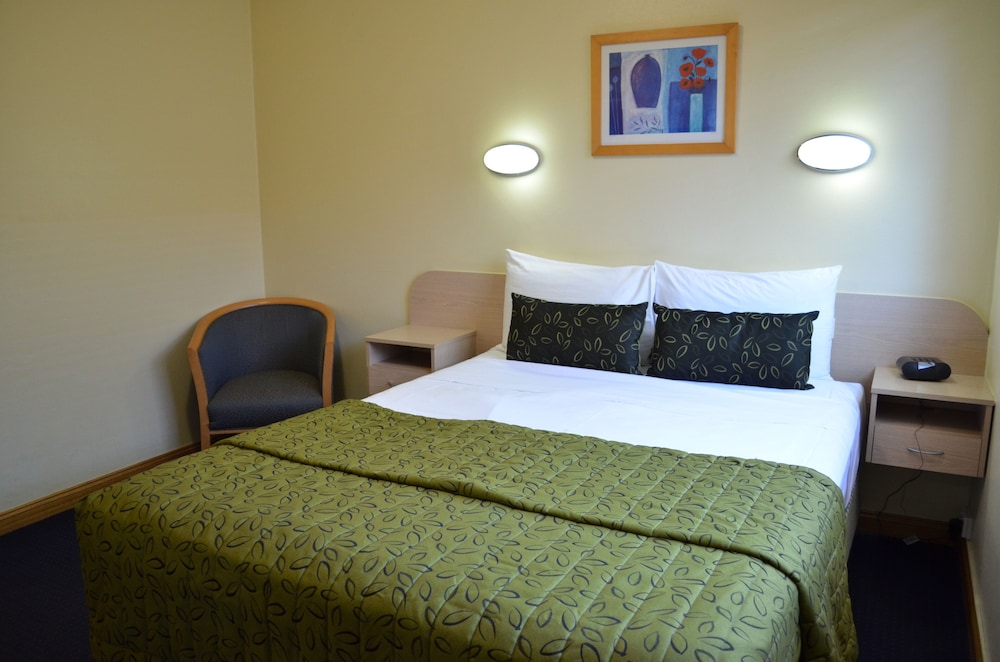 Airport Motel — Hamilton