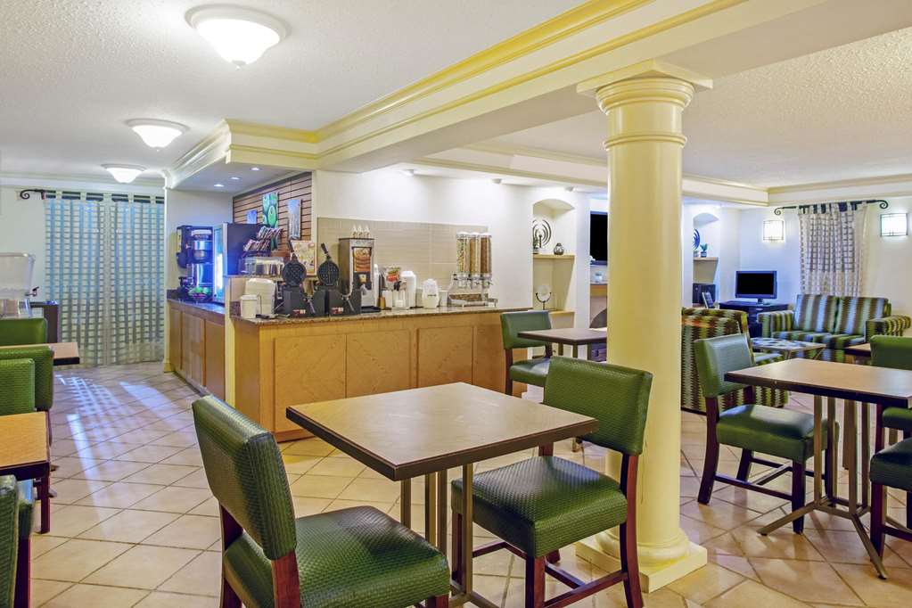 La Quinta Inn by Wyndham Victoria - photo 58