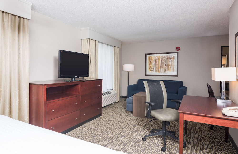 Homewood Suites by Hilton Bloomington - photo 16