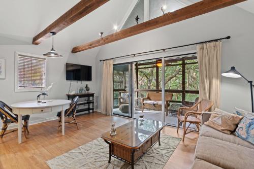 4225 Mariners Watch Villa by Akers Ellis Rentals — 4-Star Luxury Hotel in Kiawah Island, United States