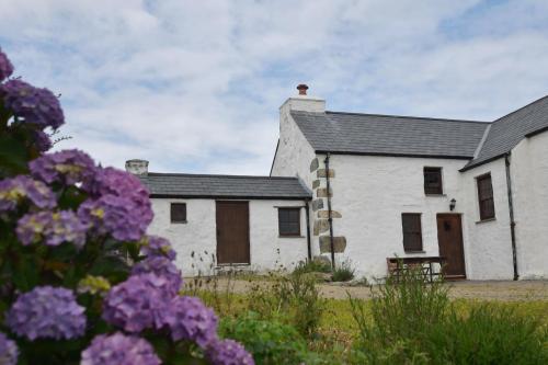 Panteurig Cottage — 4-Star Luxury Hotel in Goodwick, United Kingdom