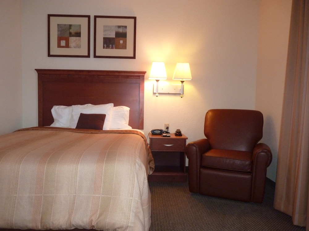 Candlewood Suites Fayetteville University of Arkansas by IHG in Fayetteville, United States