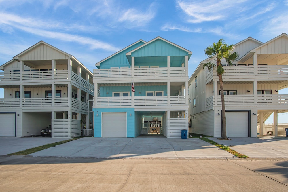 Ocean Spirit by Silver Sands Vacation Rentals — 4-Star Luxury Hotel in Port Aransas, United States