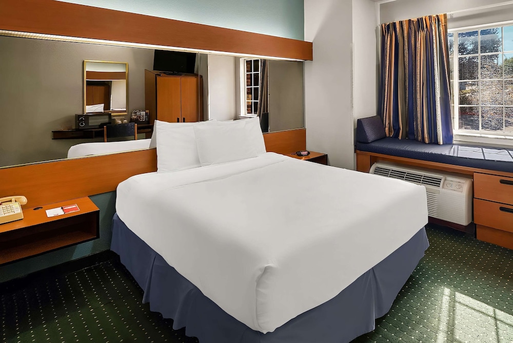 Econo Lodge Inn & Suites Mesquite Dallas East - photo 8
