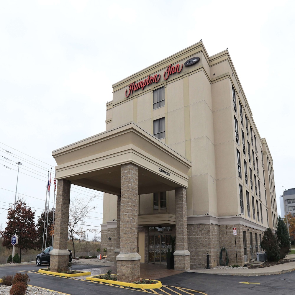 Hampton Inn by Hilton Toronto Mississauga West in Mississauga, Canada