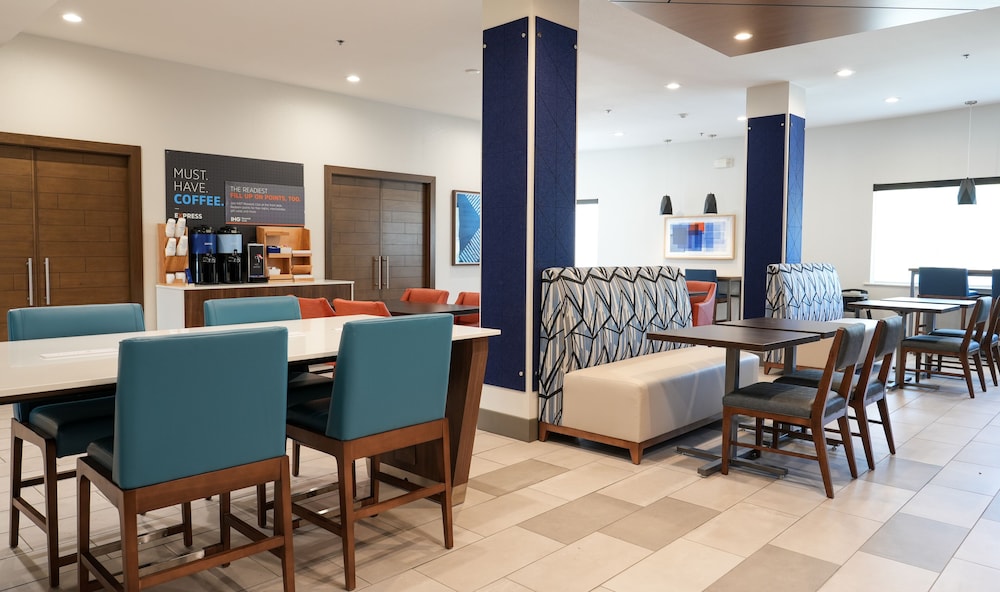 Holiday Inn Express & Suites Dallas Southwest Cedar Hill by IHG - photo 33