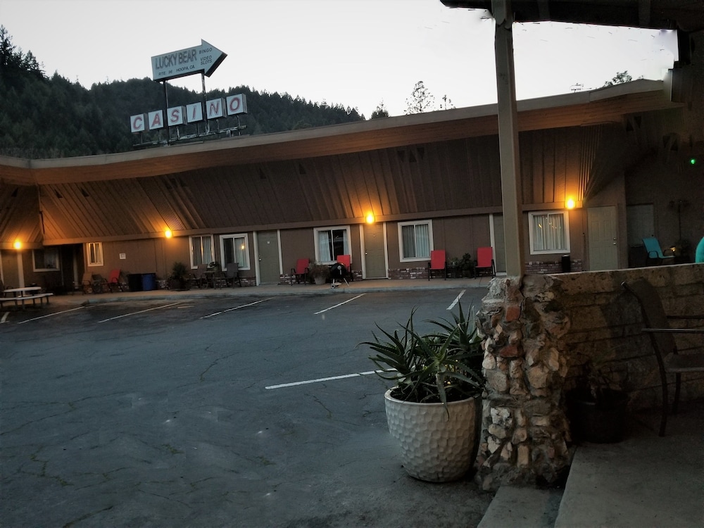 Bigfoot Motel - photo 21
