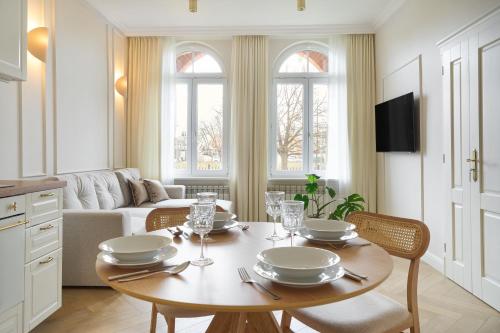 Apartamenty Trójmiejskie Amber River Apartments Gdańsk Dziewanowskiego 8 Old Town View — 4-Star Luxury Hotel in Gdansk, Poland