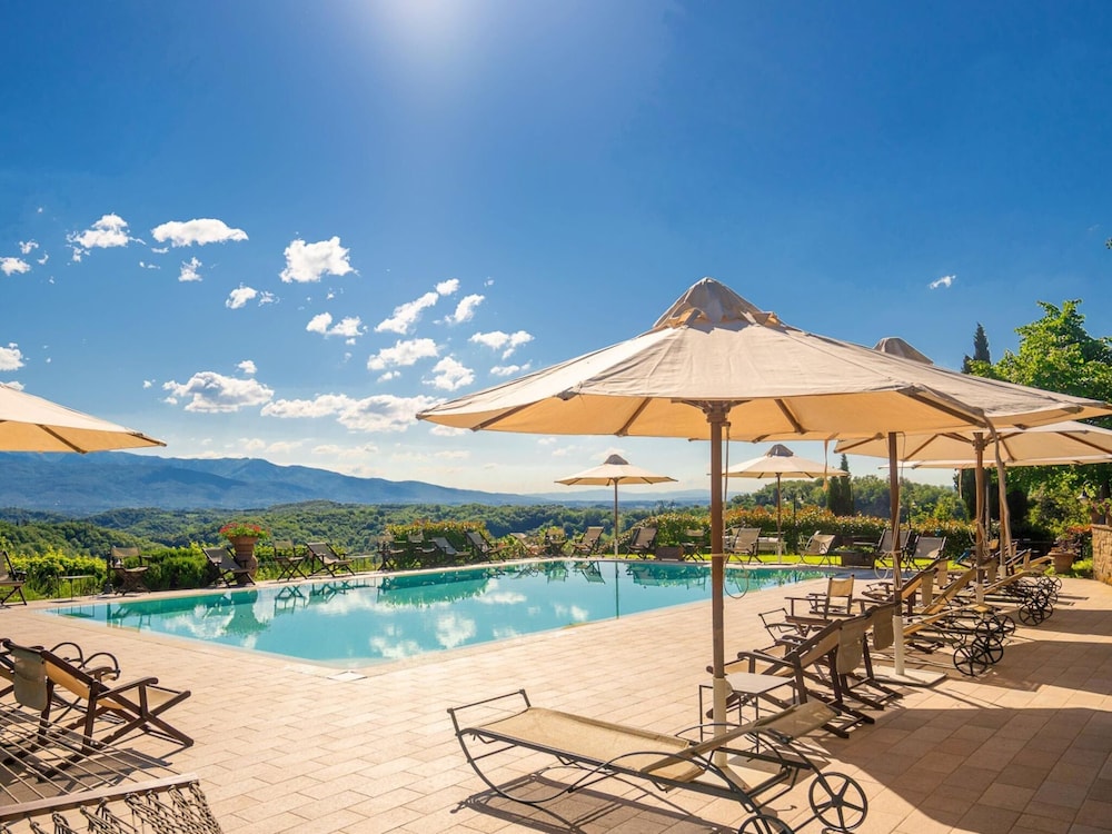 Holiday Home in Tuscany With Pool & BBQ — 4-Star Luxury Hotel in Figline Valdarno, Italy