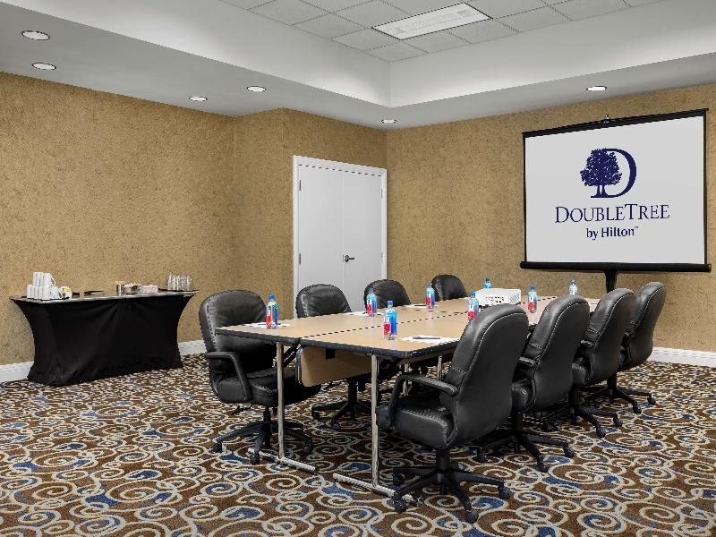 DoubleTree by Hilton Chicago O'Hare Airport Rosemont - photo 13