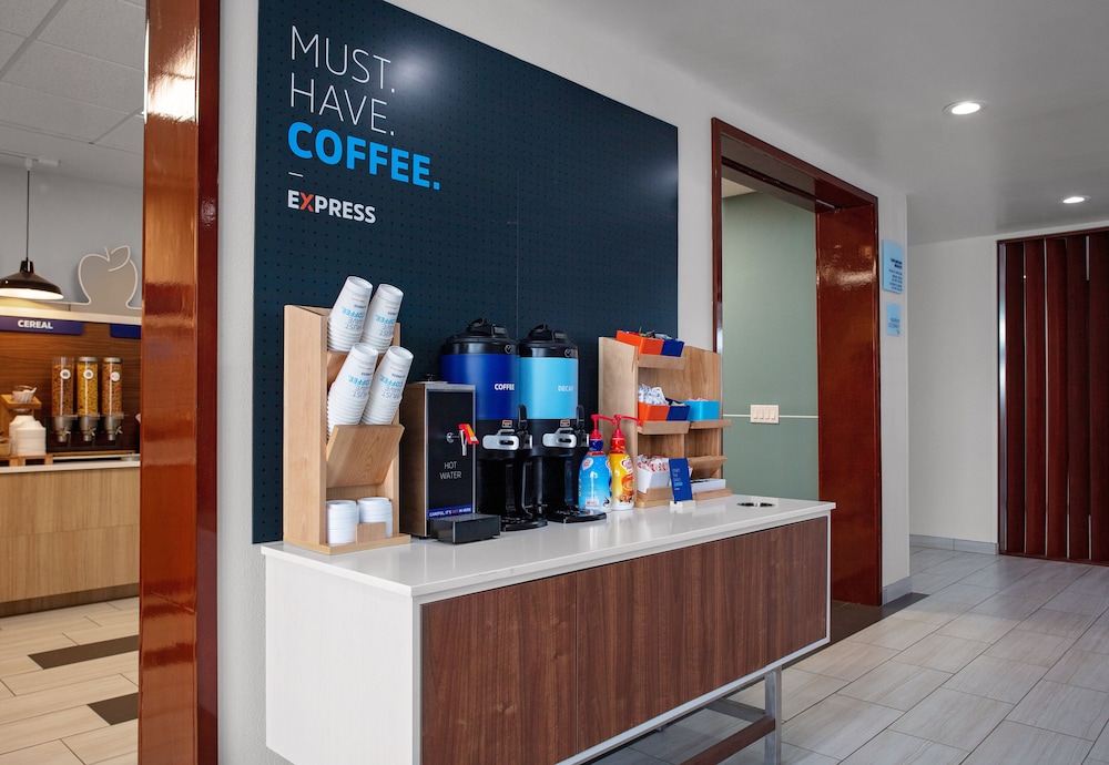 Holiday Inn Express and Suites El Paso North by IHG - photo 38