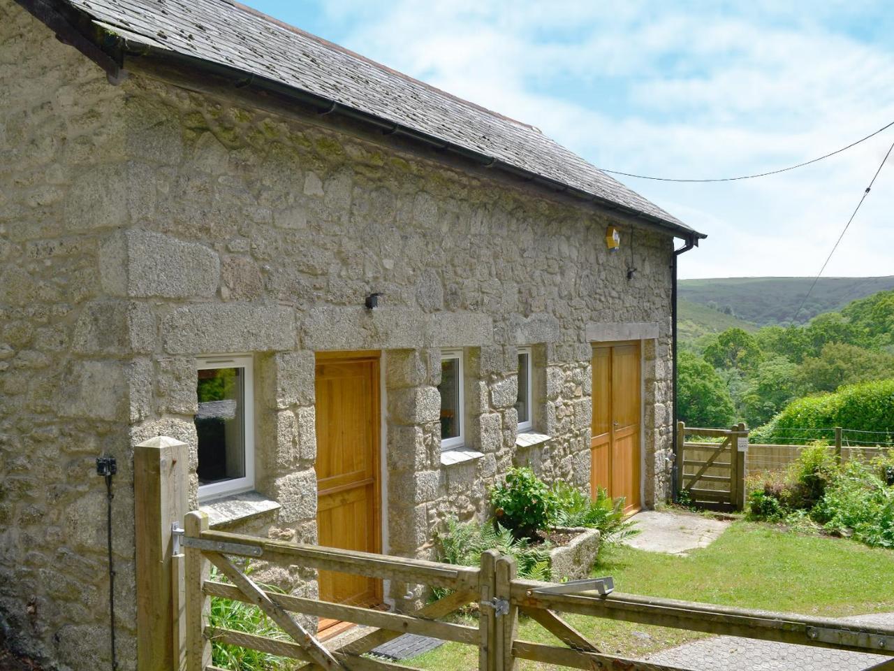 Fisherman's Cottage the Nook — 4-Star Luxury Hotel in Yelverton, United Kingdom