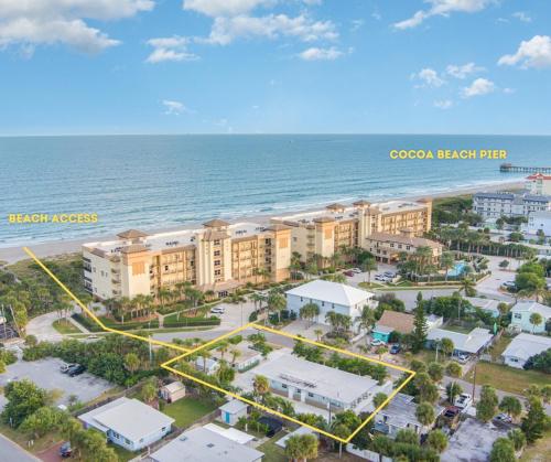 Boutique Vacation Rental Complex at Beach — 5-Star Luxury Hotel in Cocoa Beach, United States
