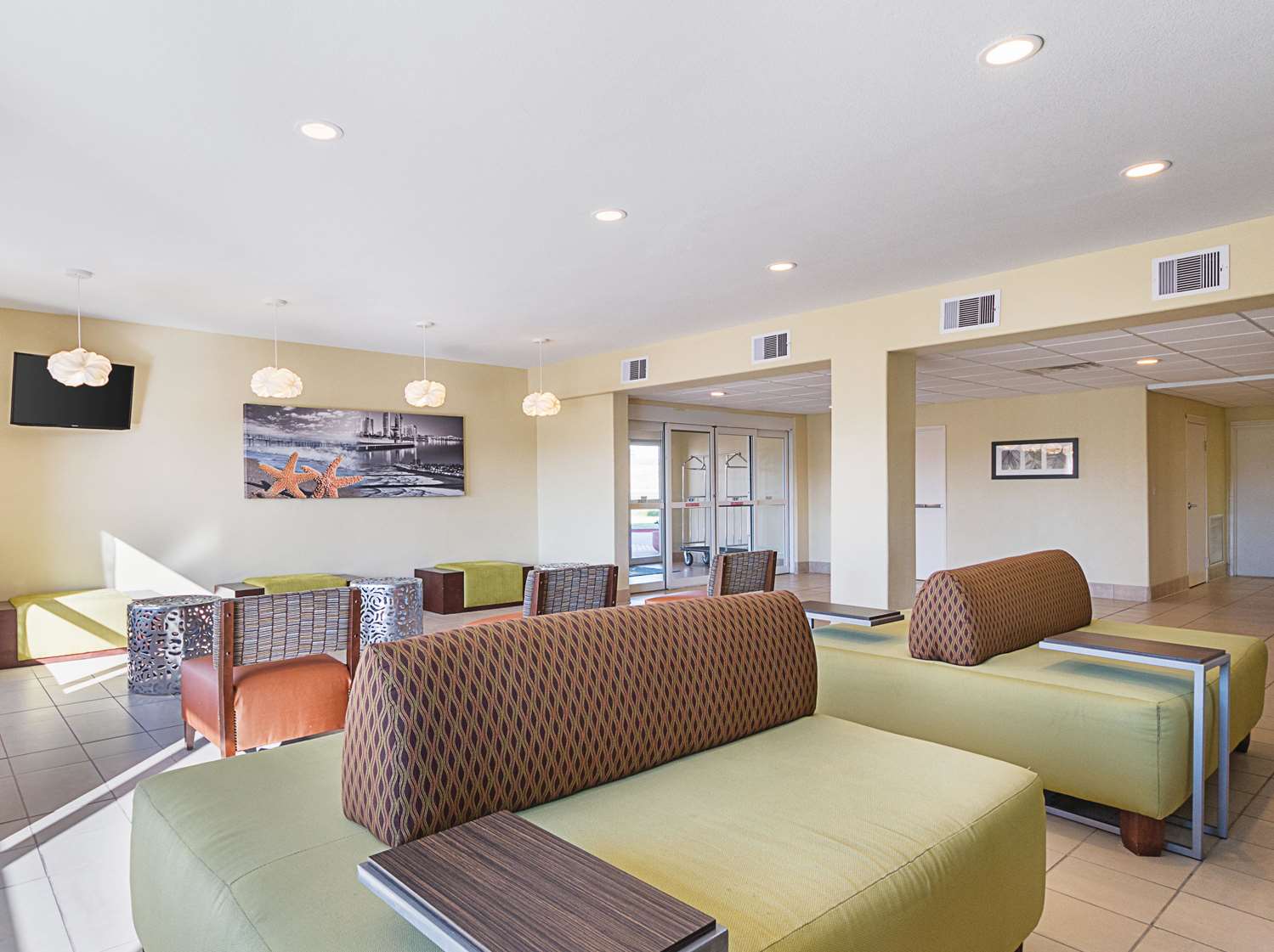 La Quinta Inn & Suites Mathis - photo 11