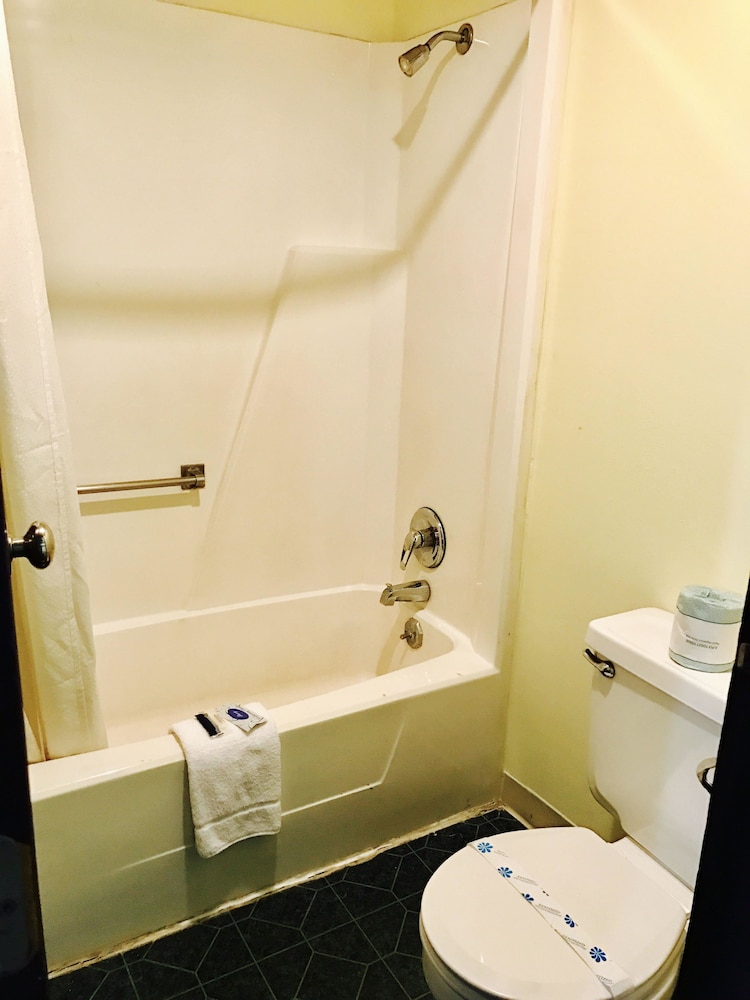 Greystone Motel - photo 16
