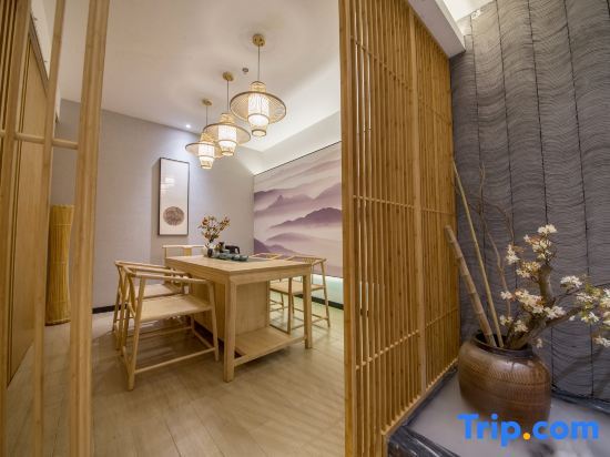 Chengyue International Hotel — hotel in Lingyuan