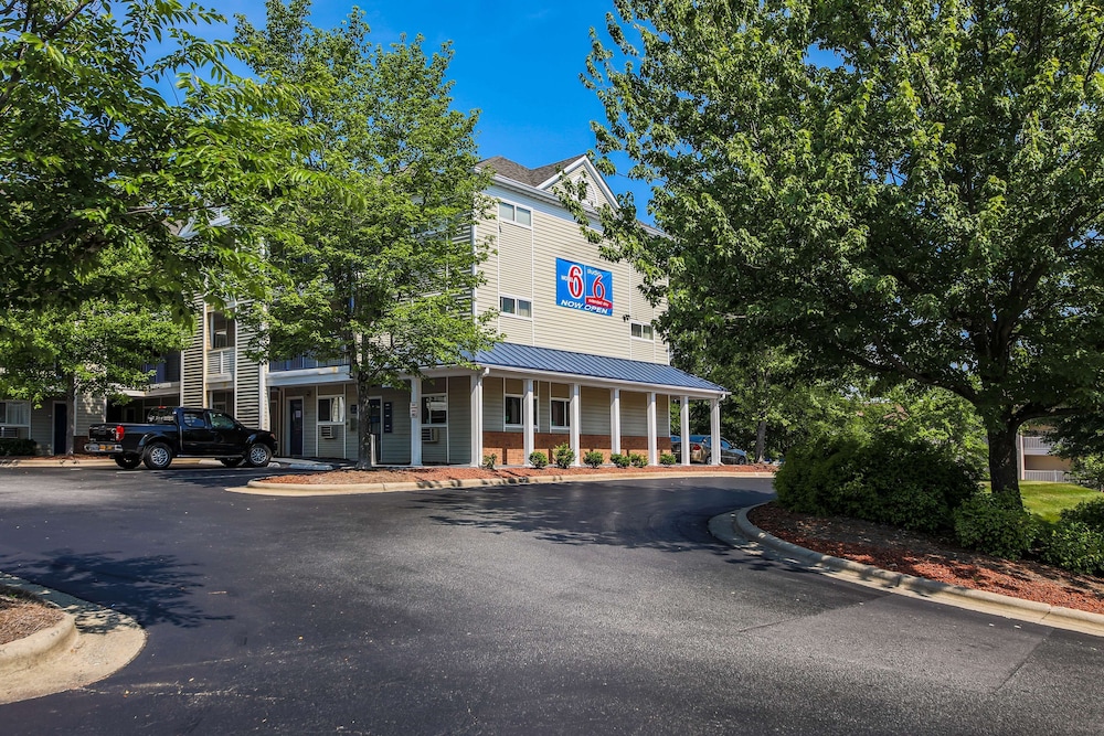Studio 6 Extended Stay Greensboro NC I 40 - photo 40