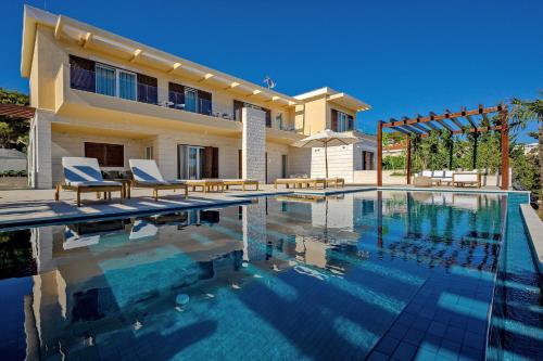 Immensely Luxurious Hvar Villa 5 Bedrooms Villa East Eternal — 4-Star Luxury Hotel in Hvar, Croatia