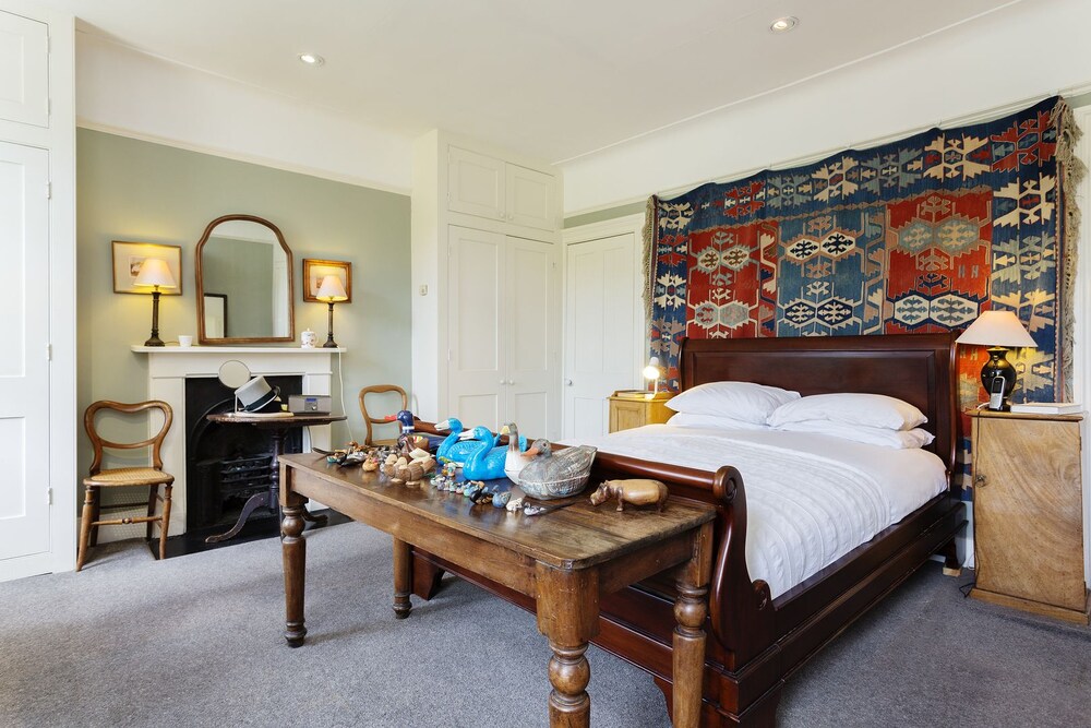 Voyagers End - last minute hotel in London