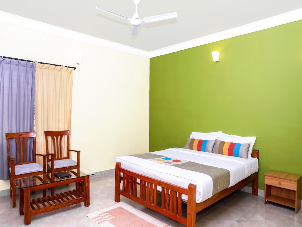 OYO 13893 Stay Simple Brindavan Resort — hotel in French Rocks