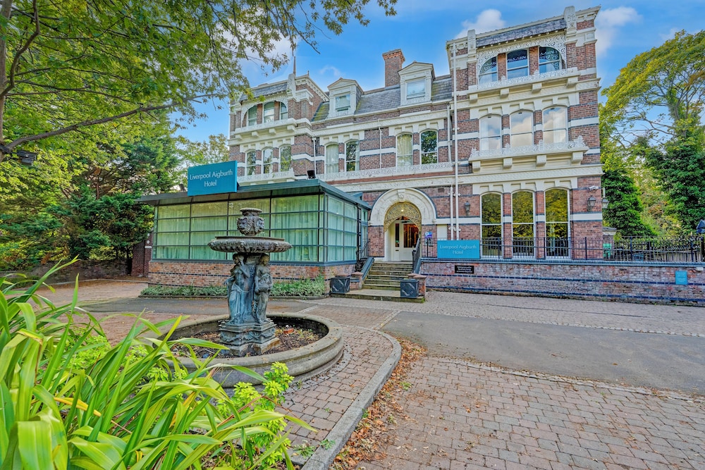Liverpool Aigburth Sefton Park Hotel By Belvilla in Liverpool, United Kingdom