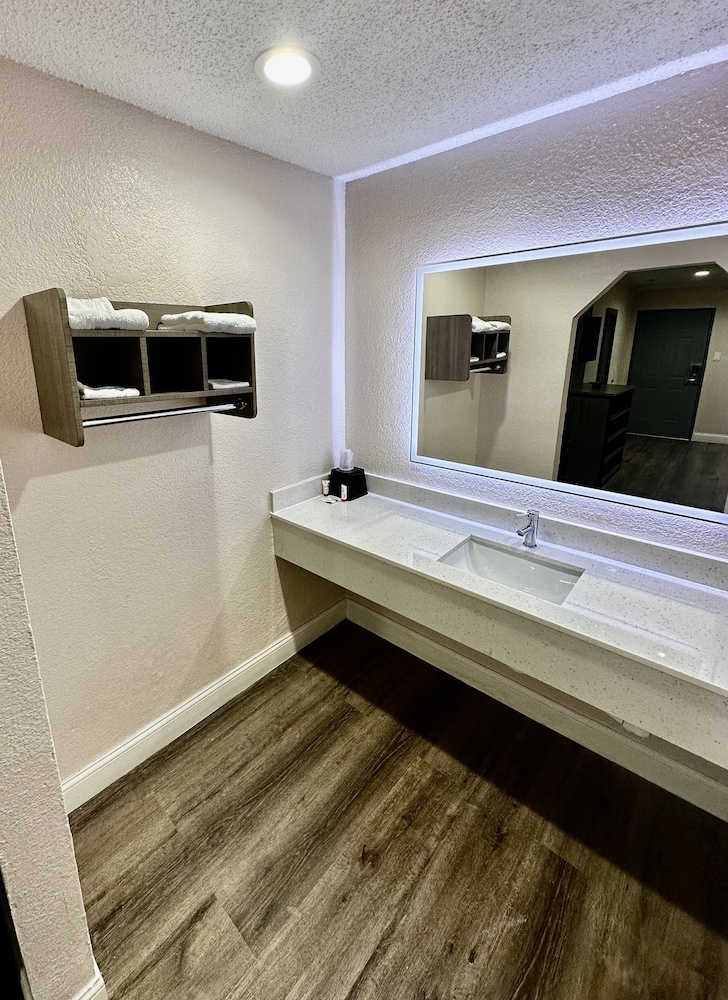 Hotel Houston I 69 & I 610 by OYO - photo 20