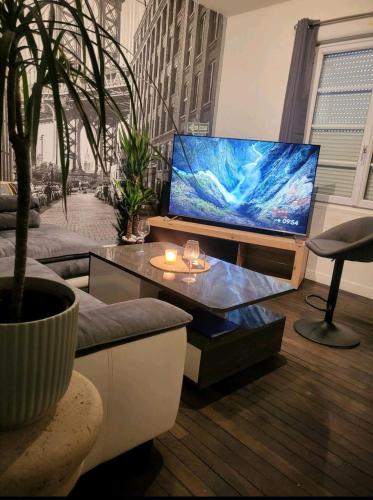 T2 Cosy Autonome H24 Parking Prive Attenant TV 165cm Netflix Wi Fi Au Rez De Chaussee