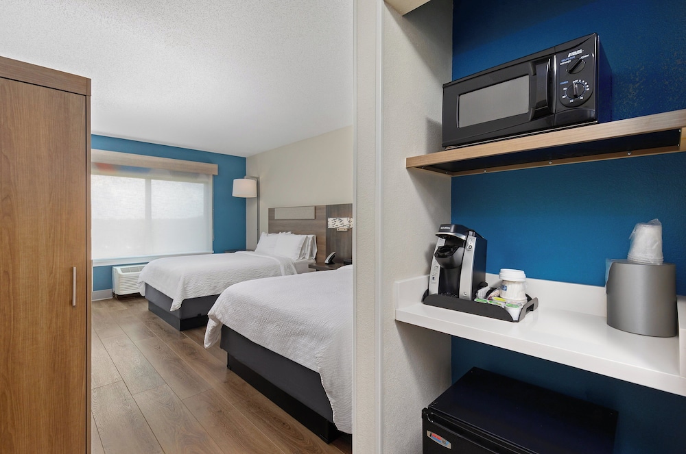 Holiday Inn Express Hotel Ooltewah Springs Chattanooga by IHG - photo 24