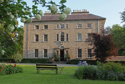 Coopershill House — 4-Star Luxury Hotel in Sligo, Republic of Ireland