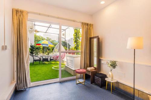 Penthouse with Jacuzzi steam bath &foot massage