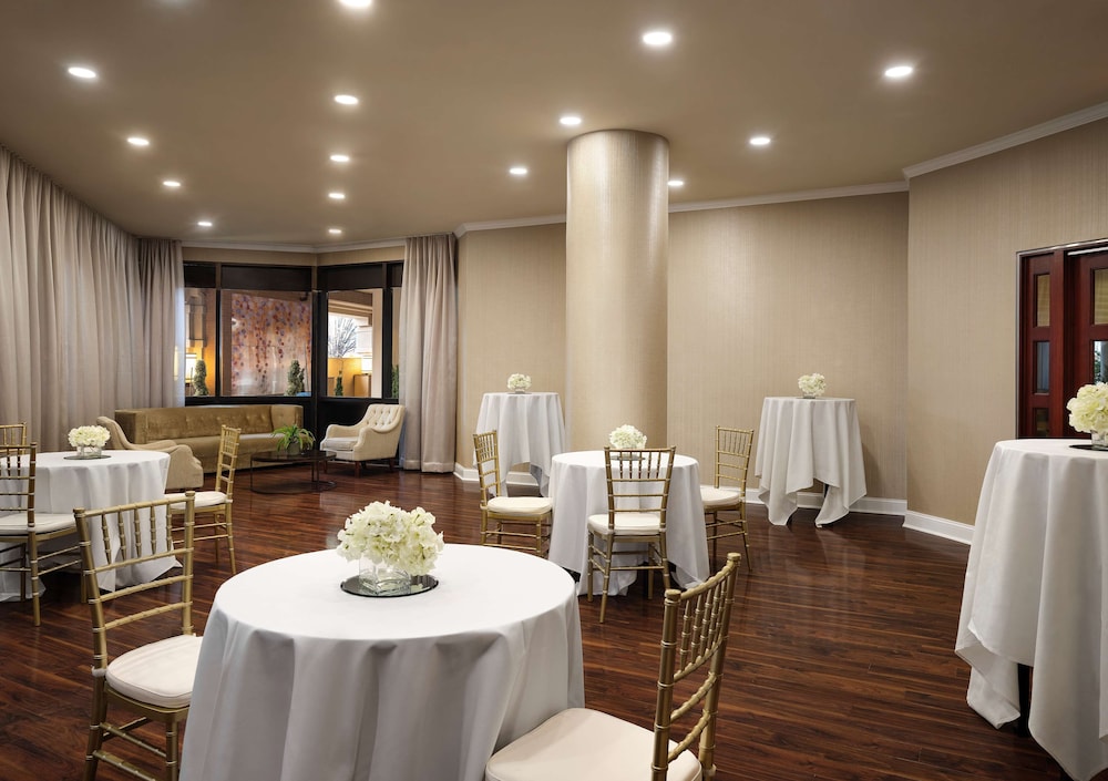 Hilton Arlington - photo 40