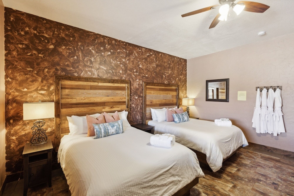 Zion Cliff Lodge - photo 16