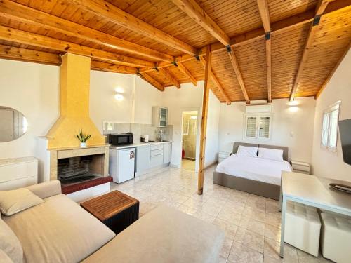 Athens Seaside Studio Artemida 2 Days Minimum in Artemida, Greece