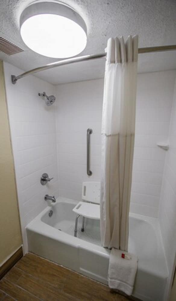 Days Inn by Wyndham Fort Walton Beach - photo 23