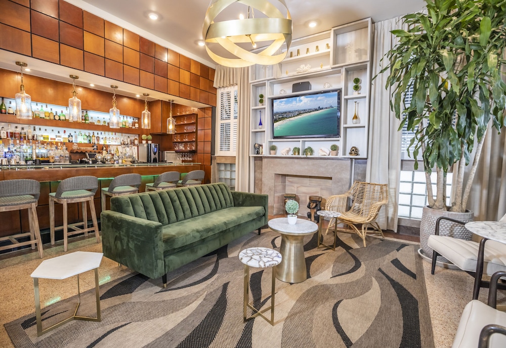 Chesterfield Hotel & Suites - featured photo