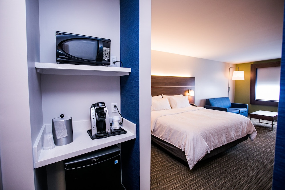 Holiday Inn Express & Suites Rehoboth Beach by IHG - photo 12