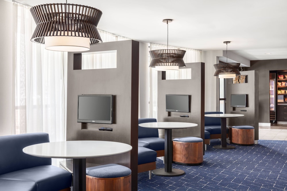 Courtyard by Marriott Portland Airport - photo 3