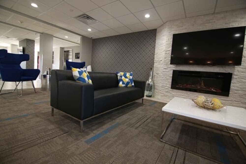 Home Inn and Suites - photo 7