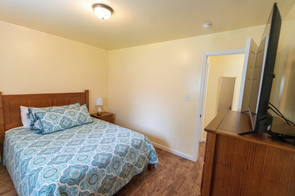 Howard's Creek Inn - photo 13